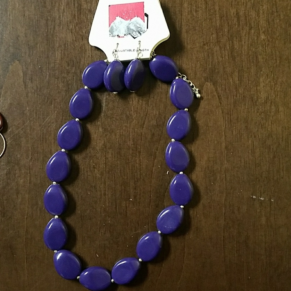 Purple big beaded necklace w/ earings